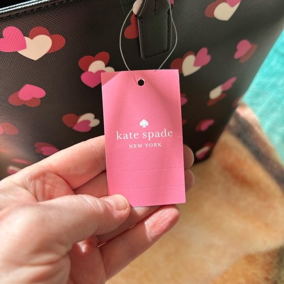 FINAL PRICE DROP Kate Spade heart purse. Brand new with tags. Discontinued/rare. - Picture 2 of 5